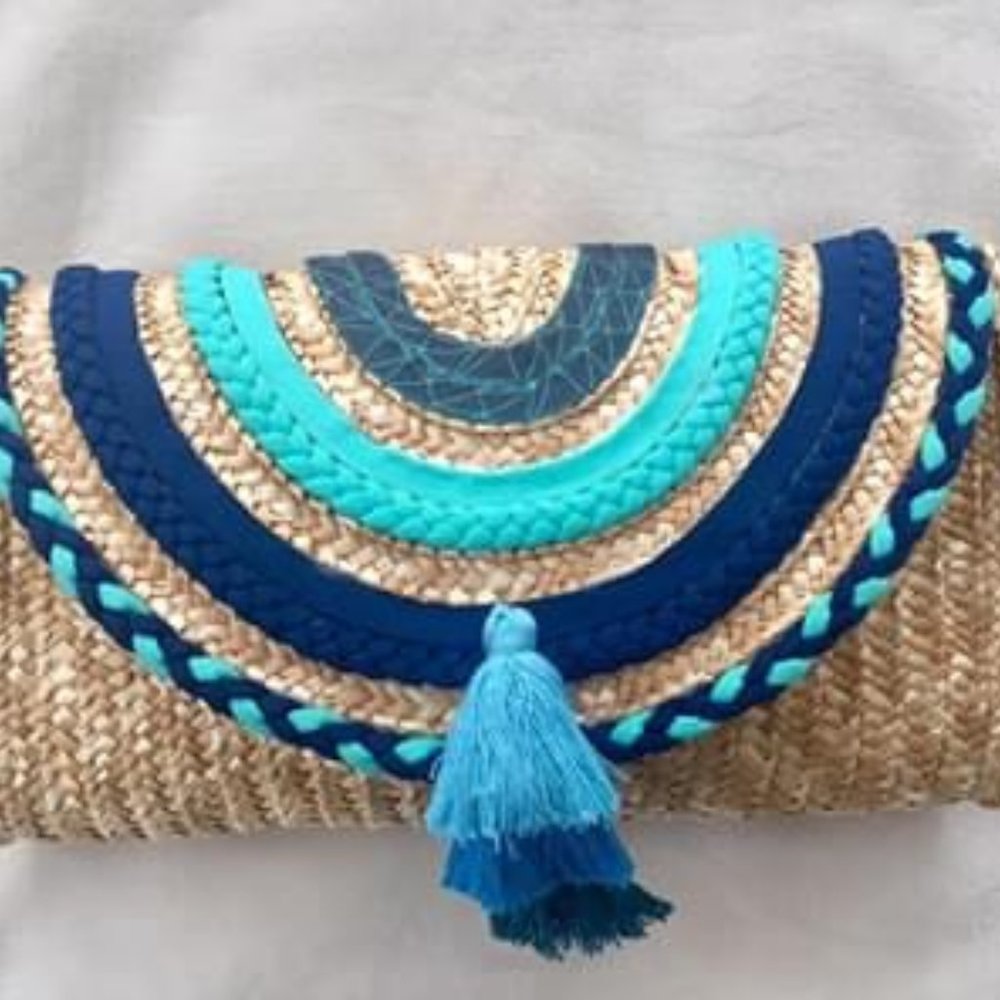 NEW Straw Clutch
